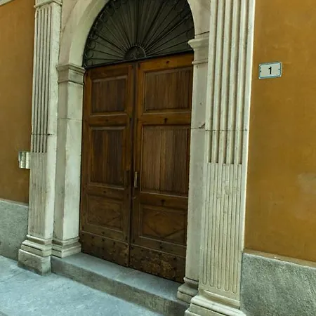 Palazzo Arconati La Corte *